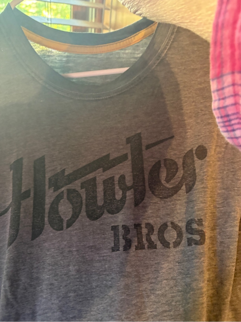 Howler bro tee